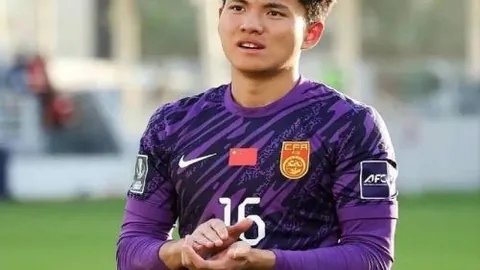 马克西独树一帜，文班盖帽抢眼，恩比德违规离场：76人力克马刺